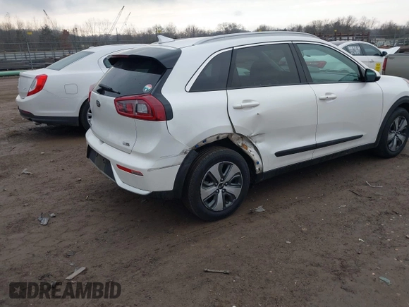 2017 Kia Niro FE with VIN KNDCB3LC5H5042757, listed as a IAAI auction lot 41410857 with 114,267 mi miles. Bid and sale history available at carsss.com. Image 4.