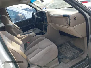 2003 Chevrolet Tahoe Special Service with VIN 1GNEK13V43R182371, listed as a IAAI auction lot 41674371 with 288,498 mi miles. Bid and sale history available at carsss.com. Image 5.