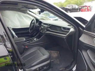 2022 Jeep Grand Cherokee Limited z VIN 1C4RJKBG1N8562136, wystawiony jako IAAI lot #42368262 z przebiegiem 28 136 mil mil oraz . Historia ofert i sprzedaży dostępna na DreamBid. Obrazek 5.