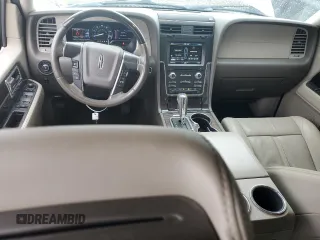 2015 Lincoln Navigator z VIN 5LMJJ3HT1FEJ03496, wystawiony jako Copart lot #77615394 z przebiegiem 118 636 mil mil oraz Szkoda całkowita • Salvage title. Historia ofert i sprzedaży dostępna na DreamBid. Obrazek 8.