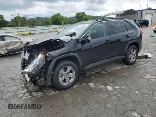 2022 Toyota RAV4 XLE with VIN 2T3W1RFV8NW222612, listed as a Copart auction lot 60675335 with 63,446 mi miles and Salvage title. Bid and sale history available at DreamBid. Image 1.