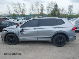 2022 Volkswagen Tiguan SE R-Line Black с VIN 3VVCB7AX1NM065960, выставлен на аукционе IAAI как лот 42149626 с пробегом 71 698 миль миль и . История ставок и продаж доступна на DreamBid. Изображение 14.
