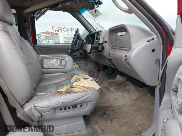 1998 GMC Yukon with VIN 1GKEK13R0WJ703105, listed as a IAAI auction lot 41980869 with 302,546 mi miles. Bid and sale history available at carsss.com. Image 5.