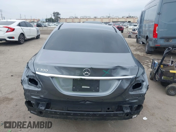 2019 Mercedes-Benz C 300 z VIN WDDWF8DB4KR463153, wystawiony jako IAAI lot #42168880 z przebiegiem 66 480 mil mil oraz . Historia ofert i sprzedaży dostępna na DreamBid. Obrazek 17.