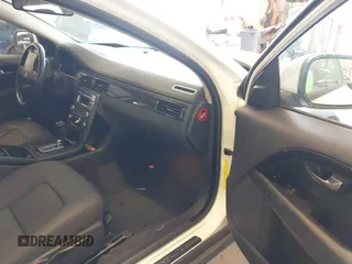 2008 Volvo XC70 с VIN YV4BZ982681005778, выставлен на аукционе IAAI как лот 42254211 с пробегом 123 609 миль миль и . История ставок и продаж доступна на DreamBid. Изображение 5.