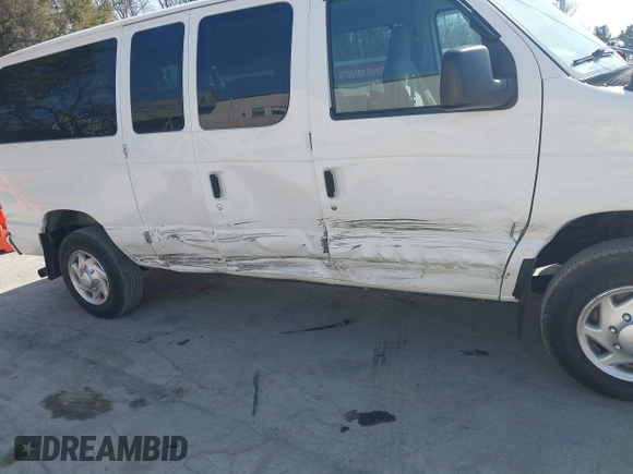 2014 Ford Econoline Passenger XL with VIN 1FBNE3BL2EDA77876, listed as a IAAI auction lot 41814216 with 127,691 mi miles. Bid and sale history available at carsss.com. Image 6.