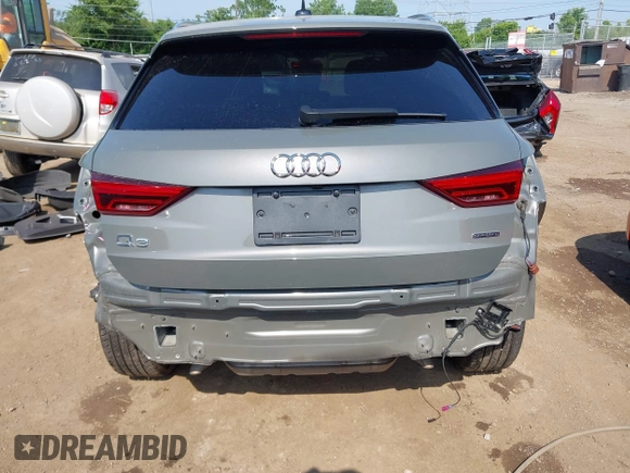 2022 Audi Q3 S line Premium Plus z VIN WA1EECF39N1066181, wystawiony jako IAAI lot #42570617 z przebiegiem 33 066 mil mil oraz . Historia ofert i sprzedaży dostępna na DreamBid. Obrazek 6.