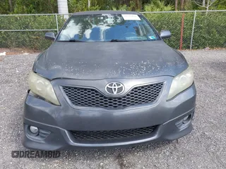 2011 Toyota Camry LE z VIN 4T1BF3EK8BU743564, wystawiony jako IAAI lot #41795818 z przebiegiem 168 877 mil mil oraz . Historia ofert i sprzedaży dostępna na DreamBid. Obrazek 13.