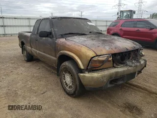 2001 GMC Sonoma SLS w/1SH Pkg with VIN 1GTDT19W418197604, listed as a Copart auction lot 66607874 with 0 mi miles and Salvage Title. Bid and sale history available at carsss.com. Image 4.