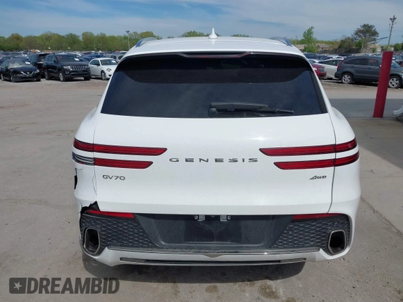 2022 Genesis GV70 2.5T with VIN KMUMADTB0NU043317, listed as a IAAI auction lot 42222034 with 30,566 mi miles and . Bid and sale history available at DreamBid. Image 17.