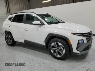 2025 Hyundai Tucson SEL with VIN 5NMJB3DE5SH493392, listed as a Copart auction lot 54365465 with 6,275 mi miles and Clean Title. Bid and sale history available at DreamBid. Image 4.