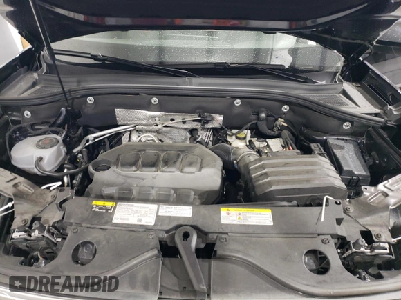2024 Volkswagen Atlas SE with VIN 1V2WE2CA3RC221565, listed as a Copart auction lot 50817605 with 8,884 mi miles and Salvage title. Bid and sale history available at DreamBid. Image 13.