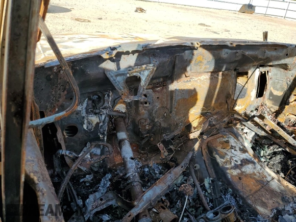 1991 Ford Bronco XL z VIN 1FMEU15N7MLA62791, wystawiony jako Copart lot #82100384 z przebiegiem Nie podano mil oraz Nie do naprawy • Non repairable. Historia ofert i sprzedaży dostępna na DreamBid. Obrazek 9.