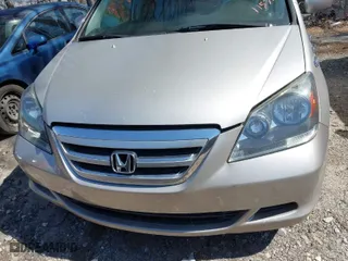 2005 Honda Odyssey EX-L with VIN 5FNRL38795B115738, listed as a IAAI auction lot 41789669 with 292,926 mi miles. Bid and sale history available at carsss.com. Image 6.