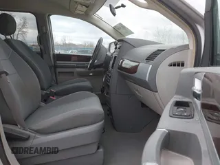 2010 Chrysler Town & Country Touring with VIN 2A4RR5D1XAR195748, listed as a IAAI auction lot 42029882 with 136,905 mi miles. Bid and sale history available at carsss.com. Image 5.