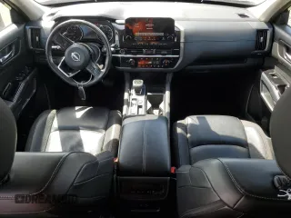2023 Nissan Pathfinder SL z VIN 5N1DR3CA3PC223523, wystawiony jako Copart lot #50059235 z przebiegiem 63 702 mil mil oraz Szkoda całkowita • Salvage title. Historia ofert i sprzedaży dostępna na DreamBid. Obrazek 8.