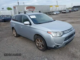 2014 Mitsubishi Outlander SE z VIN JA4AD3A36EZ013707, wystawiony jako IAAI lot #42182196 z przebiegiem Nie podano mil oraz . Historia ofert i sprzedaży dostępna na DreamBid. Obrazek 1.