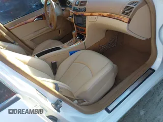 2008 Mercedes-Benz E 350 Luxury z VIN WDBUF56X18B271715, wystawiony jako IAAI lot #41180934 z przebiegiem 120 797 mil mil oraz . Historia ofert i sprzedaży dostępna na DreamBid. Obrazek 5.