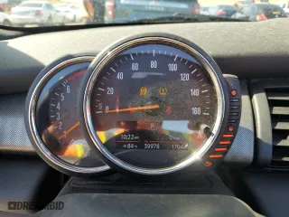 2017 MINI Convertible Cooper with VIN WMWWG5C36H3C99724, listed as a Copart auction lot 69458424 with 39,978 mi miles and Salvage Title. Bid and sale history available at carsss.com. Image 9.