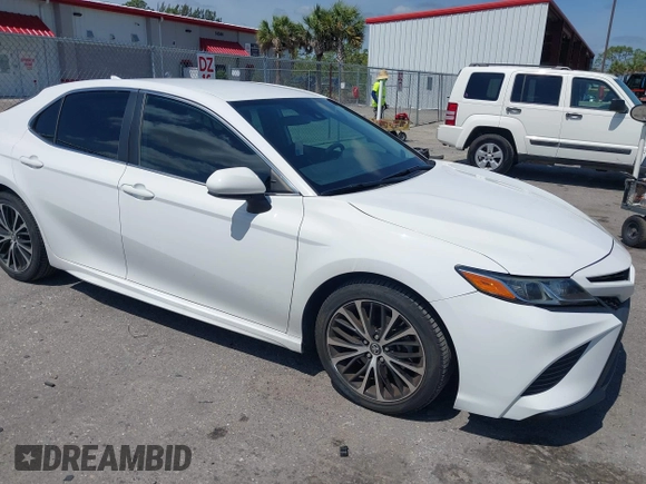 2019 Toyota Camry LE z VIN 4T1B11HK8KU226604, wystawiony jako IAAI lot #42219440 z przebiegiem 53 415 mil mil oraz . Historia ofert i sprzedaży dostępna na DreamBid. Obrazek 1.