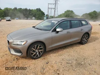 2020 Volvo V60 Momentum z VIN YV1102EK3L2371828, wystawiony jako Copart lot #53865865 z przebiegiem 41 885 mil mil oraz Szkoda całkowita • Salvage title. Historia ofert i sprzedaży dostępna na DreamBid. Obrazek 1.