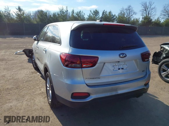 2020 Kia Sorento LX with VIN 5XYPG4A31LG638850, listed as a IAAI auction lot 40982683 with 143,149 mi miles. Bid and sale history available at carsss.com. Image 3.