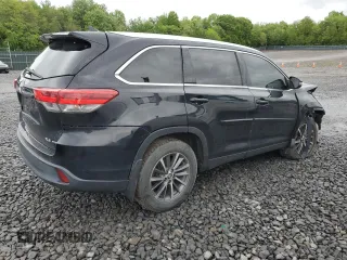 2019 Toyota Highlander SE z VIN 5TDJZRFH8KS613995, wystawiony jako Copart lot #57644135 z przebiegiem 110 326 mil mil oraz Szkoda całkowita • Salvage title. Historia ofert i sprzedaży dostępna na DreamBid. Obrazek 3.