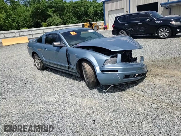 2005 Ford Mustang Deluxe z VIN 1ZVFT80N155224106, wystawiony jako Copart lot #56429875 z przebiegiem 80 238 mil mil oraz Szkoda całkowita • Salvage title. Historia ofert i sprzedaży dostępna na DreamBid. Obrazek 13.