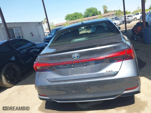 2019 Toyota Avalon Hybrid Limited with VIN 4T1B21FB4KU005887, listed as a IAAI auction lot 42014462 with 141,213 mi miles. Bid and sale history available at carsss.com. Image 17.