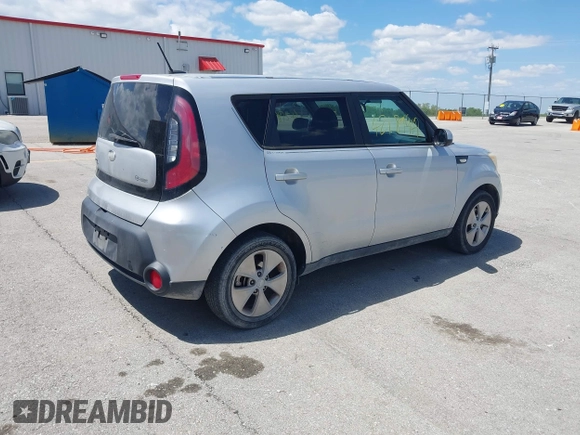 2014 Kia Soul with VIN KNDJN2A27E7701568, listed as a IAAI auction lot 42189948 with 162,585 mi miles. Bid and sale history available at carsss.com. Image 4.
