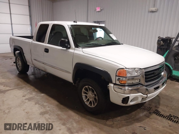 2004 GMC Sierra 1500 SLT with VIN 1GTEK19T34E320179, listed as a IAAI auction lot 41601727 with 303,523 mi miles. Bid and sale history available at carsss.com. Image 1.