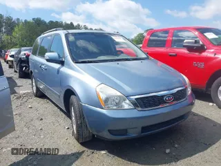 2011 Kia Sedona LX with VIN KNDMG4C7XB6394183, listed as a IAAI auction lot 41988292 with 246,557 mi miles. Bid and sale history available at carsss.com. Image 1.