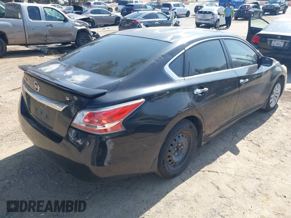 2015 Nissan Altima S with VIN 1N4AL3AP4FN301929, listed as a IAAI auction lot 42149690 with 212,706 mi miles and . Bid and sale history available at DreamBid. Image 4.
