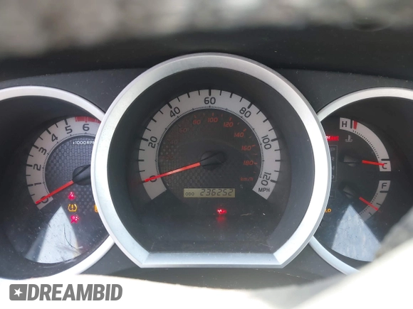 2015 Toyota Tacoma with VIN 5TFLU4EN6FX112038, listed as a IAAI auction lot 41592759 with 236,252 mi miles. Bid and sale history available at carsss.com. Image 7.