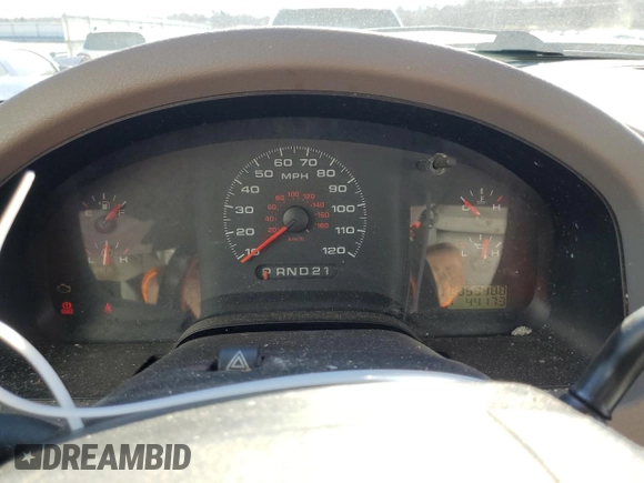 2005 Ford F-150 XL with VIN 1FTRF14WX5NC09959, listed as a Copart auction lot 43394285 with 205,998 mi miles and Non Repairable. Bid and sale history available at carsss.com. Image 9.