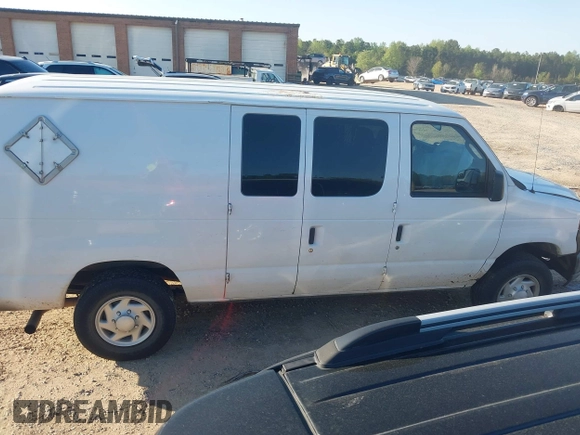 2013 Ford Econoline Cargo Commercial z VIN 1FTNE2EL9DDB37149, wystawiony jako IAAI lot #41971561 z przebiegiem 269 899 mil mil oraz . Historia ofert i sprzedaży dostępna na DreamBid. Obrazek 13.