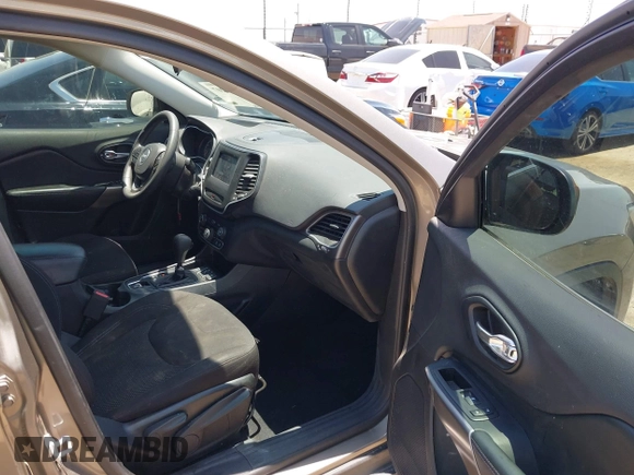 2019 Jeep Cherokee Latitude with VIN 1C4PJLCB7KD365667, listed as a IAAI auction lot 42504207 with 68,106 mi miles and . Bid and sale history available at DreamBid. Image 5.