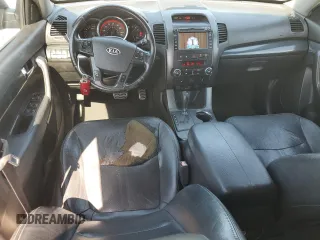 2011 Kia Sorento SX z VIN 5XYKW4A29BG127342, wystawiony jako Copart lot #57291455 z przebiegiem 291 922 mil mil oraz Czysty tytuł • Clean title. Historia ofert i sprzedaży dostępna na DreamBid. Obrazek 8.
