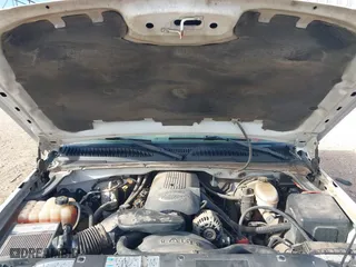 2003 Chevrolet Silverado 1500 LS with VIN 1GCEC19V13Z218093, listed as a IAAI auction lot 41016260 with 237,633 mi miles. Bid and sale history available at carsss.com. Image 10.