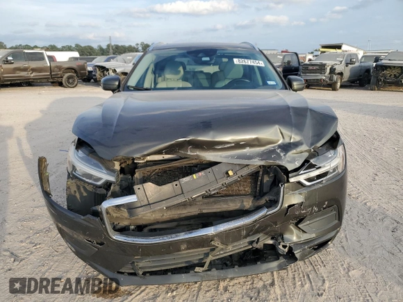 2018 Volvo XC60 Momentum with VIN LYV102RK0JB106389, listed as a Copart auction lot 82677454 with 114,832 mi miles and Salvage Title. Bid and sale history available at carsss.com. Image 5.