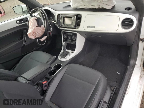 2018 Volkswagen Beetle S z VIN 3VW5DAAT3JM514865, wystawiony jako Copart lot #41675185 z przebiegiem Nie podano mil oraz Szkoda całkowita • Salvage title. Historia ofert i sprzedaży dostępna na DreamBid. Obrazek 8.