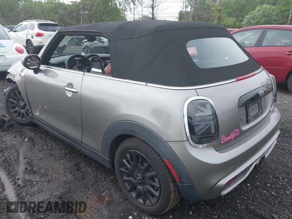 2016 MINI Convertible S z VIN WMWWG9C53G3A91095, wystawiony jako IAAI lot #42283353 z przebiegiem Nie podano mil oraz . Historia ofert i sprzedaży dostępna na DreamBid. Obrazek 3.