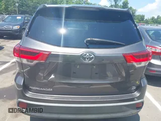 2017 Toyota Highlander XLE with VIN 5TDKZRFHXHS200344, listed as a IAAI auction lot 42616051 with 161,439 mi miles and . Bid and sale history available at DreamBid. Image 16.