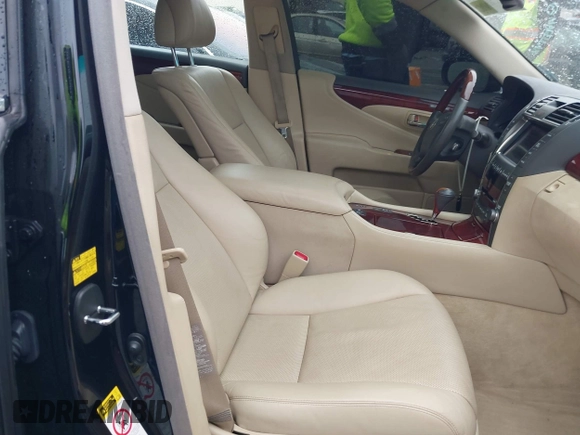 2007 Lexus LS 460 with VIN JTHBL46F175023561, listed as a IAAI auction lot 40870832 with 237,969 mi miles and . Bid and sale history available at DreamBid. Image 5.