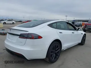 2021 Tesla Model S Plaid with VIN 5YJSA1E69MF452593, listed as a IAAI auction lot 41639406 with 1 mi miles. Bid and sale history available at carsss.com. Image 4.