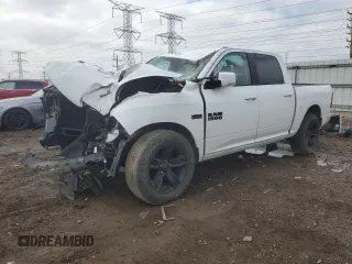 2017 Ram 1500 Night z VIN 1C6RR7MT4HS625177, wystawiony jako Copart lot #52524845 z przebiegiem Nie podano mil oraz Szkody całkowita. Historia ofert i sprzedaży dostępna na DreamBid. Obrazek 1.