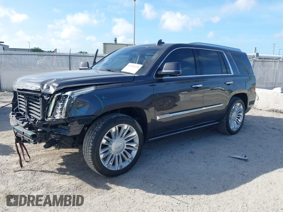 2017 Cadillac Escalade Premium Luxury z VIN 1GYS4CKJ5HR293450, wystawiony jako IAAI lot #41951478 z przebiegiem 51 882 mil mil oraz . Historia ofert i sprzedaży dostępna na DreamBid. Obrazek 18.