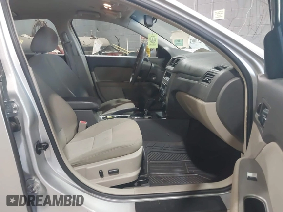 2011 Ford Fusion Hybrid with VIN 3FADP0L3XBR204073, listed as a IAAI auction lot 42570053 with 179,821 mi miles and . Bid and sale history available at DreamBid. Image 5.