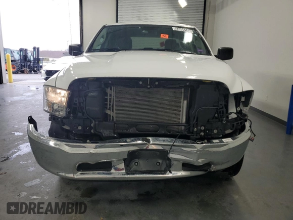 2024 Ram 1500 SLT z VIN 1C6RR7GG3RS156700, wystawiony jako Copart lot #53304145 z przebiegiem 14 147 mil mil oraz Szkoda całkowita • Salvage title. Historia ofert i sprzedaży dostępna na DreamBid. Obrazek 5.