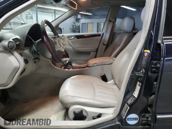 2006 Mercedes-Benz C 280 Luxury with VIN WDBRF92H16F752095, listed as a Copart auction lot 61414675 with 182,802 mi miles and Salvage title. Bid and sale history available at DreamBid. Image 7.